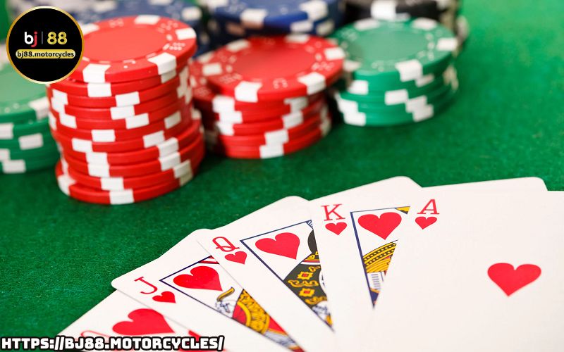 Poker BJ88 mang đến trải nghiệm đẳng cấp, nơi anh em thể hiện kỹ năng chiến thuật để giành chiến thắng